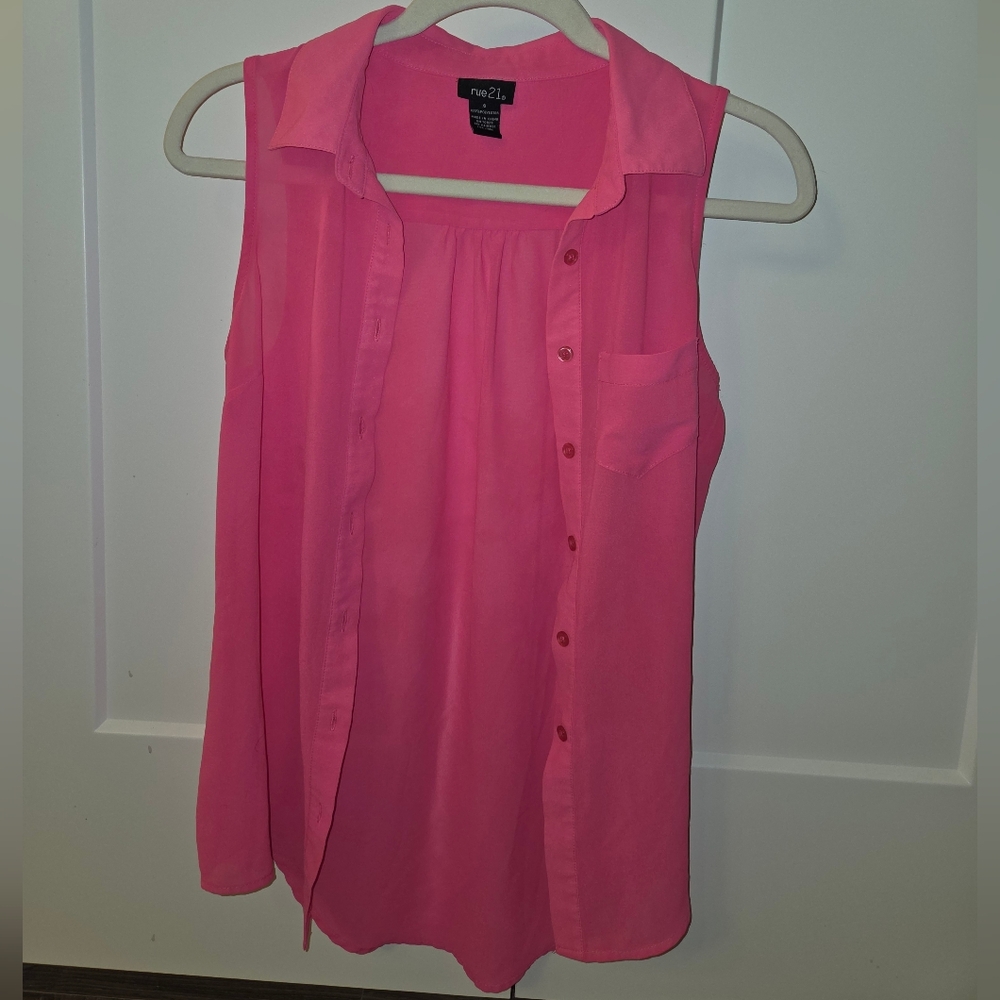 Rue21 Pink Sleeveless Button-Up Blouse